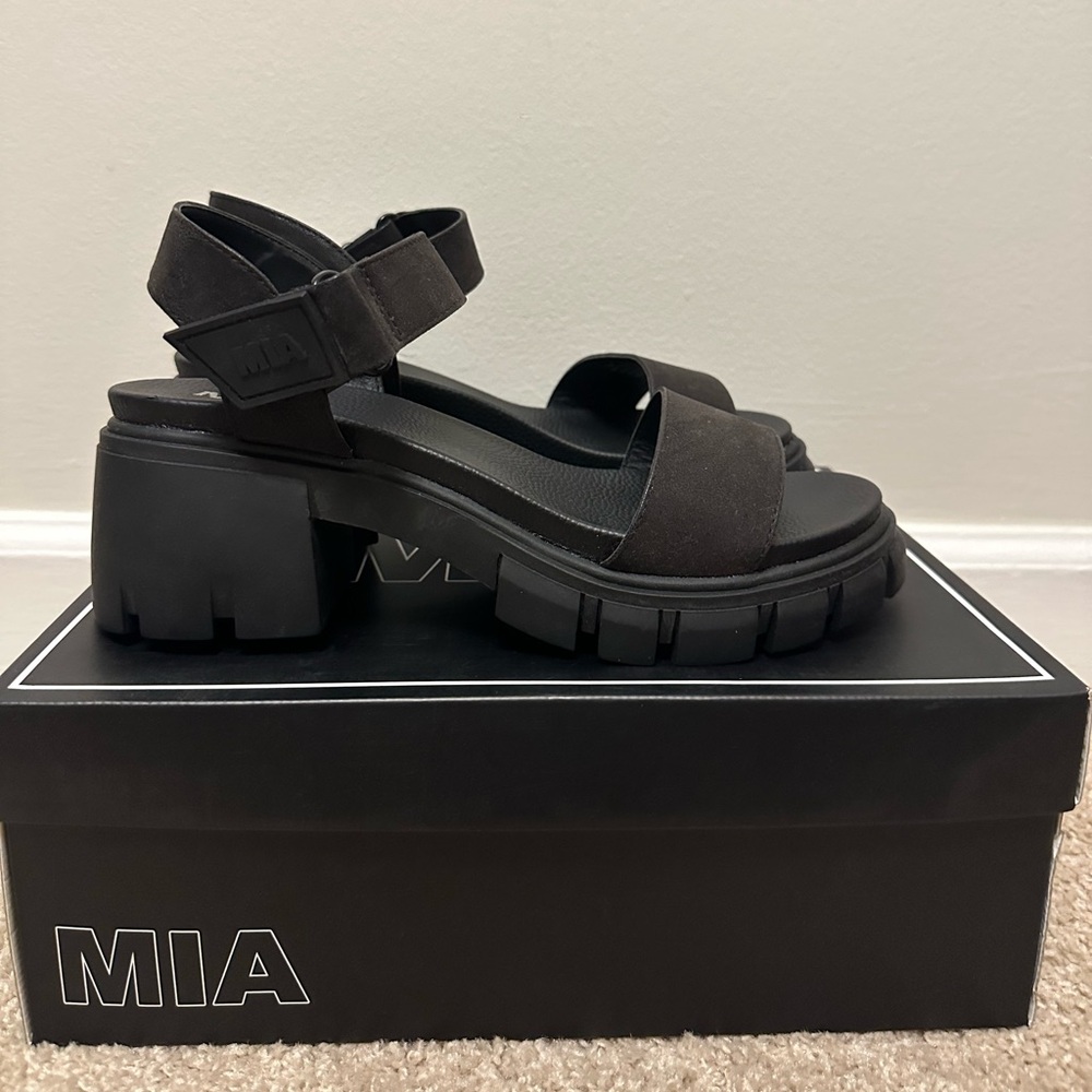 SKYLER ANKLE STRAP OPEN TOE BLOCK HEEL